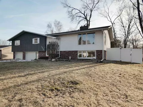 1635 Birchwood Dr, Green Bay, WI 54304