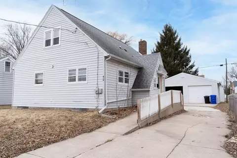 914 W Brewster St, Appleton, WI 54914