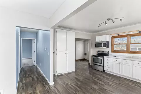 Entry Way - 914 W Brewster St, Appleton, WI 54914 photo 1 of 1