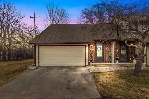 610 Stonehedge Ln #3-A, Grand Chute, WI 54914