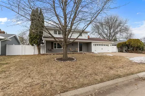 533 N Canterbury Dr, Appleton, WI 54915 photo 2