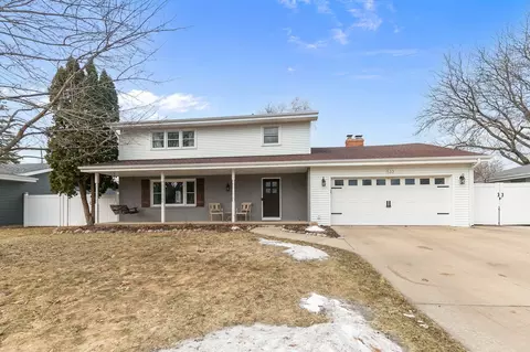 533 N Canterbury Dr, Appleton, WI 54915