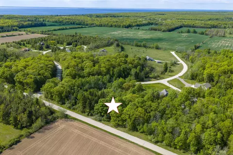 stone fence road, Sturgeon Bay, WI 54235