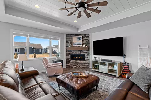 Living - 2950 E Turquoise Ln, Appleton, WI 54913 photo 4 of 4