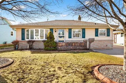 49 Fairway Ct, Appleton, WI 54915