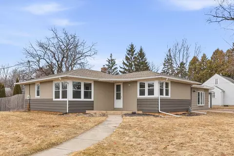 236 W 20th Ave, Oshkosh, WI 54902