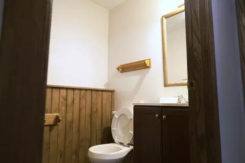 Bath - w6127 Colonial Drive, Appleton, WI 54914 photo 1 of 3