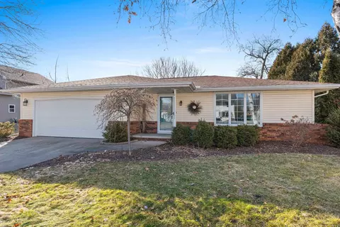1831 S Mayfair Dr, Appleton, WI 54914