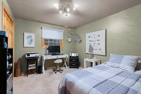 Bedroom - 1831 S Mayfair Dr, Appleton, WI 54914 photo 7 of 9