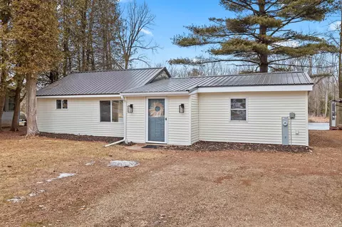 9762 Gray Lake Rd, Gillett, WI 54124