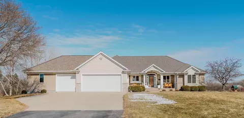 5294 Notre Dame Dr, Omro, WI 54963