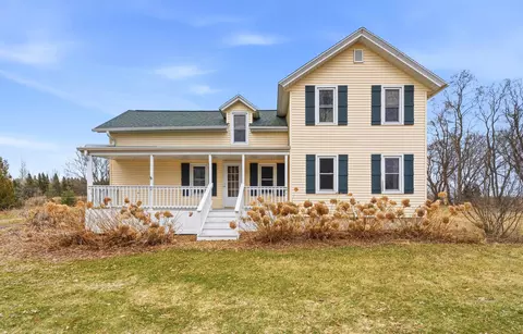 530 Clairville Rd, Oshkosh, WI 54904