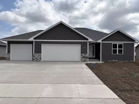 1250 Putnam Dr, Pulaski, WI 54162