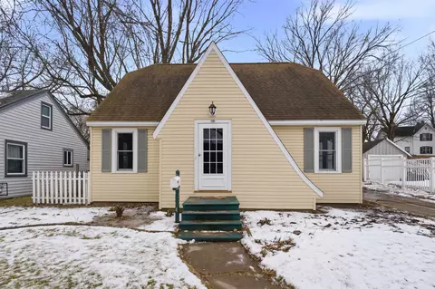12 E 2nd St, Clintonville, WI 54929