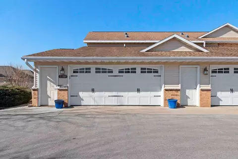 2198 S Broadway St, De Pere, WI 54115