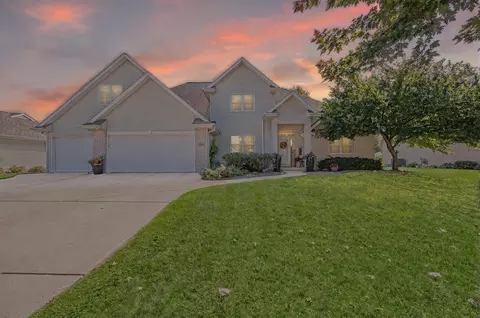 654 W Rock River Cir, De Pere, WI 54115