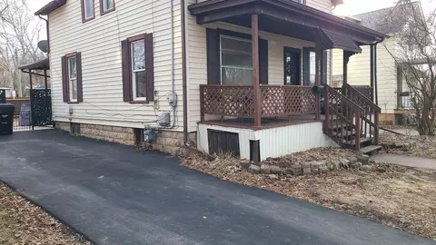 Exterior - 739 W 8th St, Appleton, WI 54914 photo 2 of 9