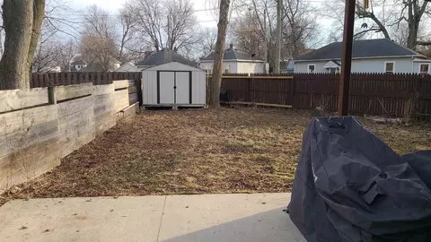 Exterior - 739 W 8th St, Appleton, WI 54914 photo 6 of 9
