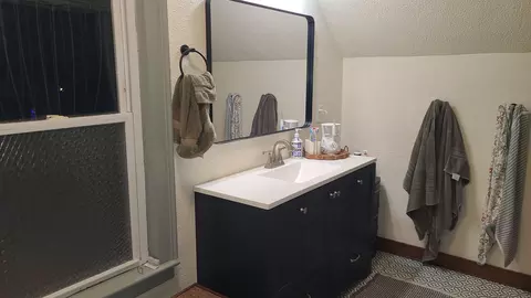 Bath - 739 W 8th St, Appleton, WI 54914 photo 1 of 6