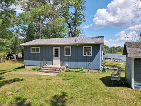 14482 Parkway Rd, Crivitz, WI 54114