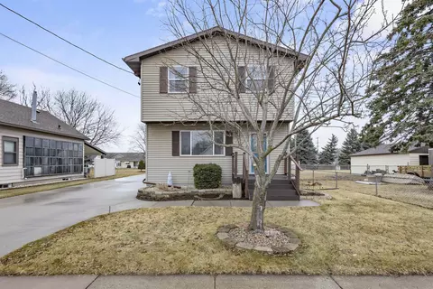 137 Gruenwald Ave, Neenah, WI 54956