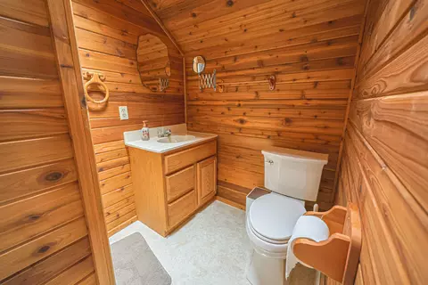 Bath - 9849 White Lake Rd, Suring, WI 54174 photo 2 of 2