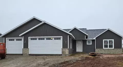 1765 Loyal Dr, Neenah, WI 54956