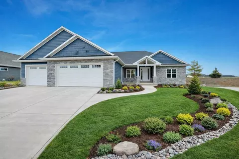 3745 Beachmont Rd, De Pere, WI 54115