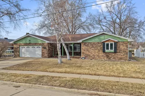 824 Starboard Ct, Oshkosh, WI 54901