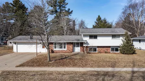 505 Park Ave, Waupaca, WI 54981