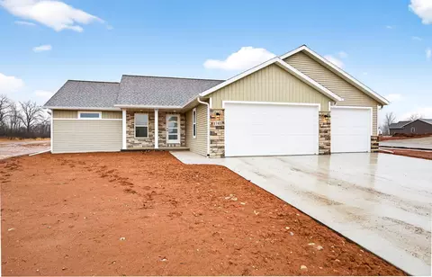 1743 Legacy Ln, Neenah, WI 54956