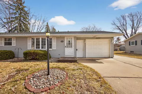 2437 Peshtigo St, Green Bay, WI 54313
