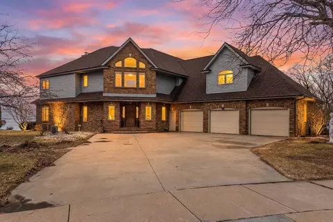 3220 Old Orchard Ln, Oshkosh, WI 54902