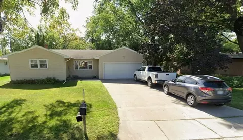 184 Plummer Ct, Neenah, WI 54956
