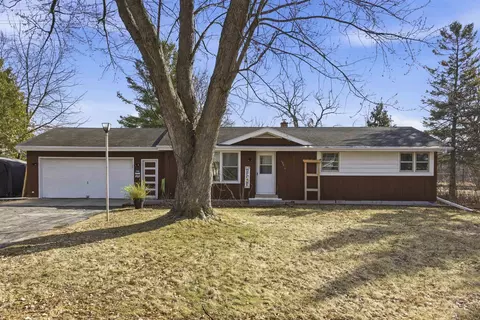 1965 Lynn Dr, Neenah, WI 54956