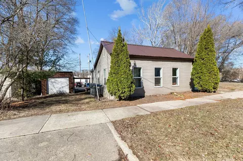 147 S Pearl St, Berlin, WI 54923