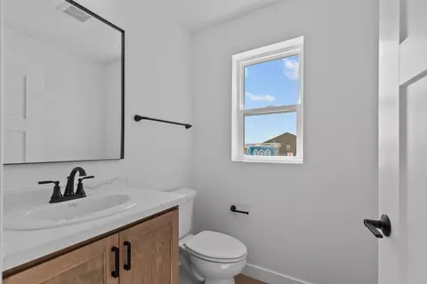Bath - W5658 Tonys Way, Appleton, WI 54915 photo 3 of 4