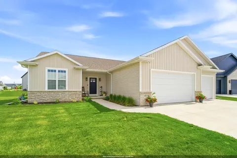2875 E Turquoise Ln, Appleton, WI 54913