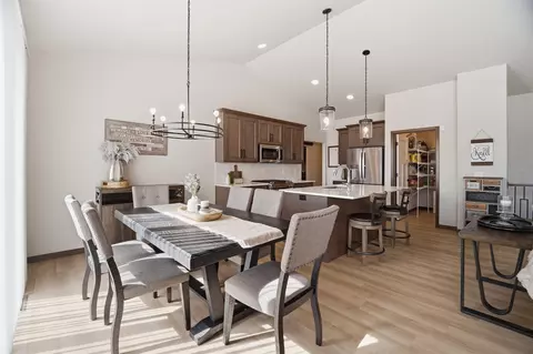 Dining - 2875 E Turquoise Ln, Appleton, WI 54913 photo 2 of 3