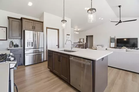 Kitchen - 2875 E Turquoise Ln, Appleton, WI 54913 photo 5 of 5