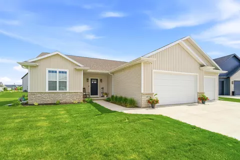 2875 E Turquoise Ln, Appleton, WI 54913