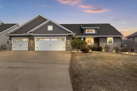 345 Crosswinds Ln, Green Bay, WI 54311