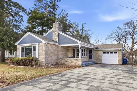 2526 S Webster Ave, Green Bay, WI 54301