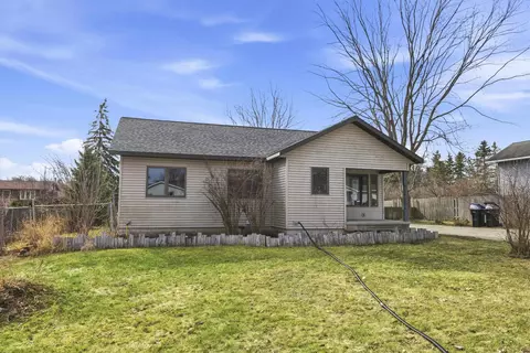 735 E Fathom Pl, Sturgeon Bay, WI 54235