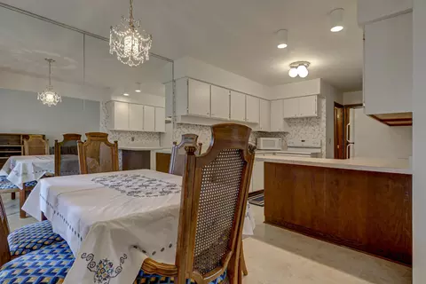 Dining - 2916 N Kin St, Appleton, WI 54911 photo 2 of 2