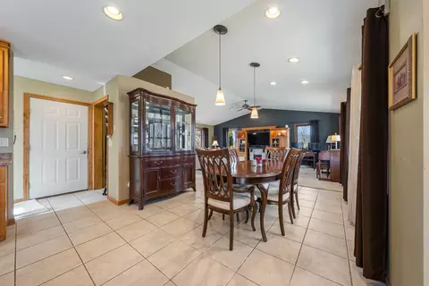 Dining - 2190 Carleton Ave, Appleton, WI 54915 photo 1 of 2
