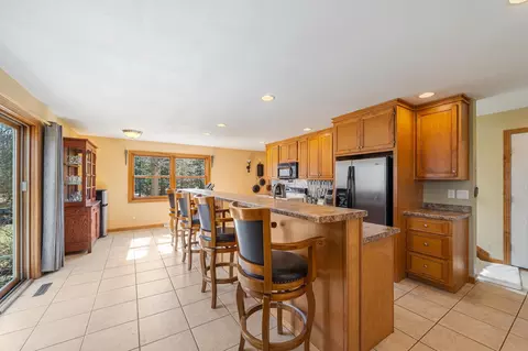 Kitchen - 2190 Carleton Ave, Appleton, WI 54915 photo 3 of 6