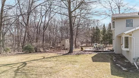 Exterior - 2190 Carleton Ave, Appleton, WI 54915 photo 4 of 13