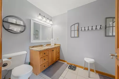 Bath - 2190 Carleton Ave, Appleton, WI 54915 photo 4 of 6