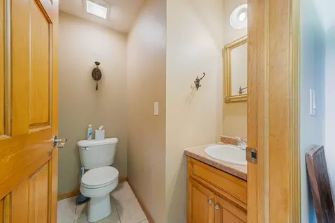 Bath - 2190 Carleton Ave, Appleton, WI 54915 photo 1 of 6